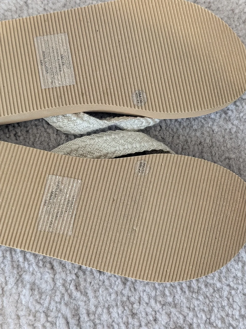 Crown Vintage Braided Cream Strap Tan Footbed Flip Flops - Picture 3 of 3